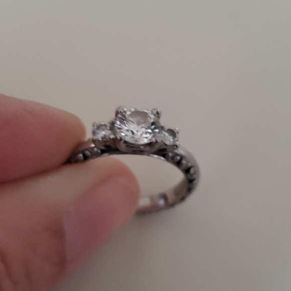Tacori Platinum and Diamond Ring size 7 - Picture 3 of 7